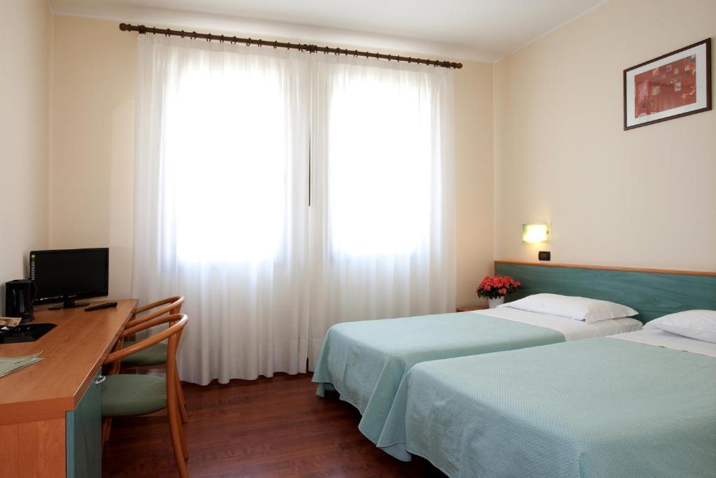 Hotel Valbrenta Limena Bagian luar foto