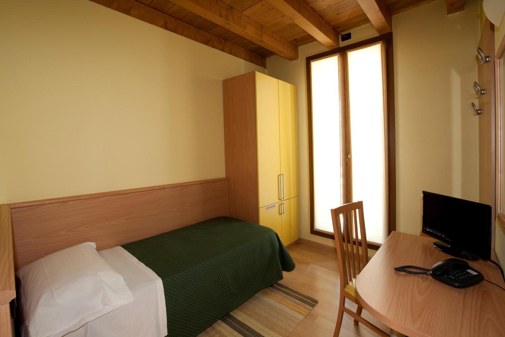 Hotel Valbrenta Limena Bagian luar foto