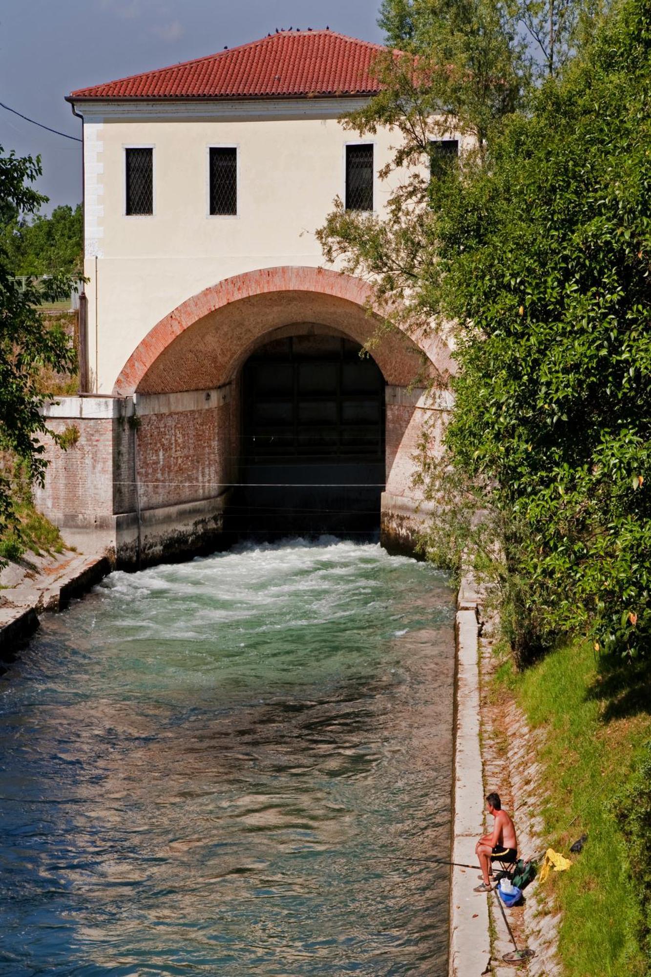 Hotel Valbrenta Limena Bagian luar foto